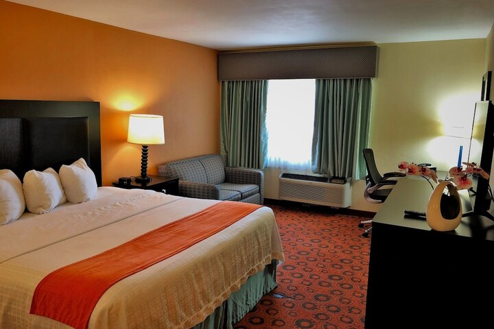 Room 48 of 79