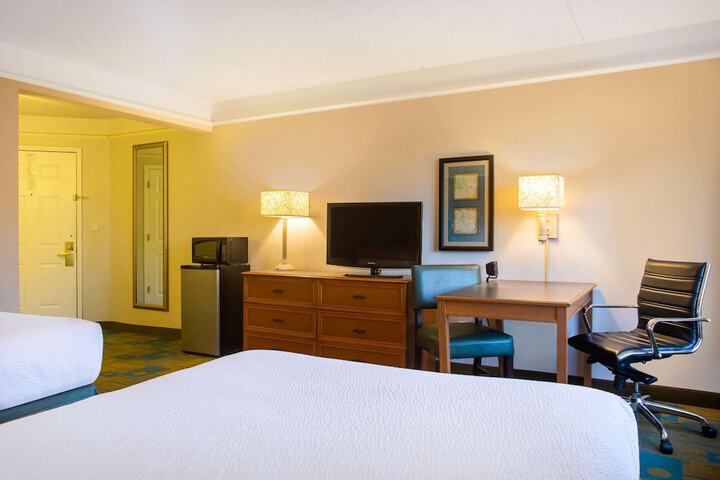 Room 13 of 30