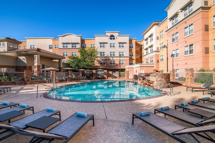Pool 4 of 35
