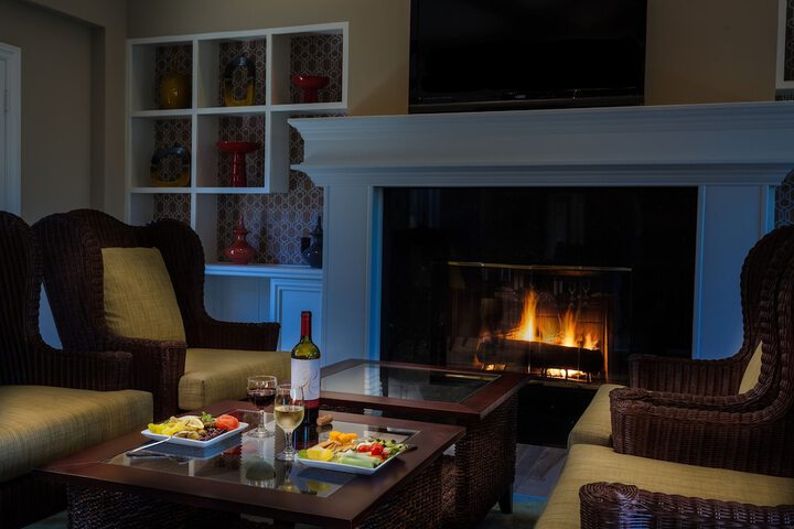 Lighthouse Lodge & Cottages