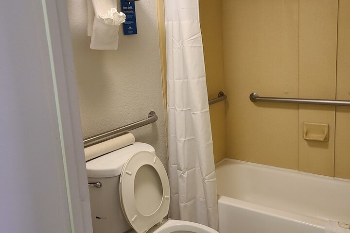 Room 20 of 35