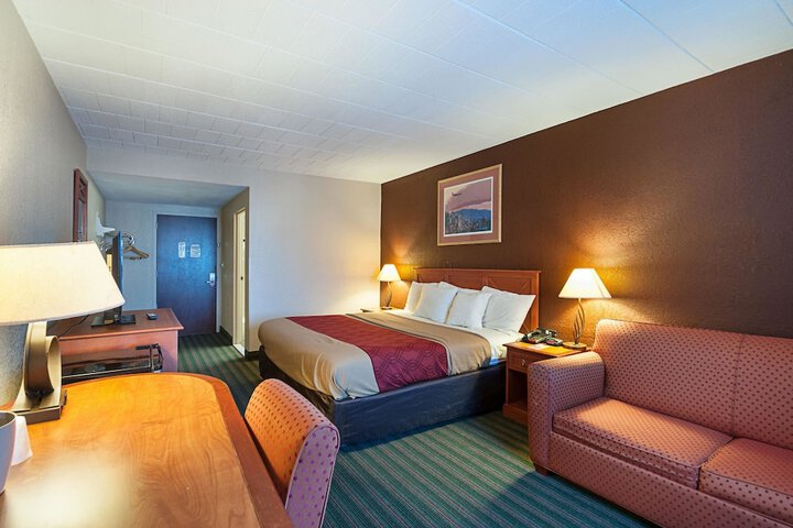 Room 13 of 38
