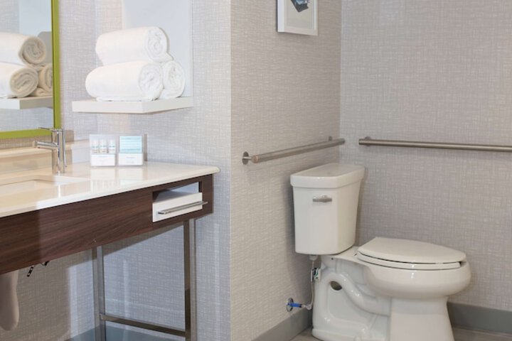 Hampton Inn & Suites Dundee