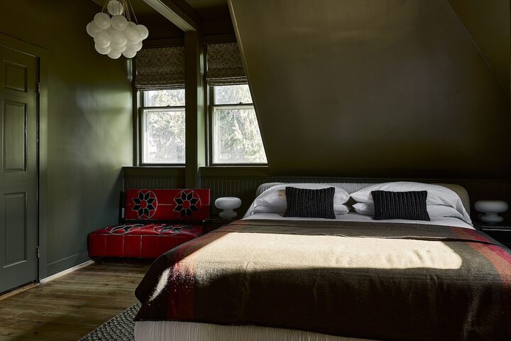 Room 25 of 65
