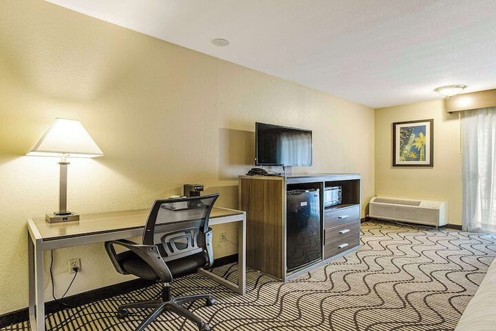 Room 26 of 39