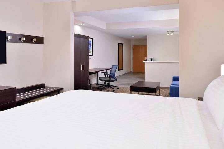 Holiday Inn Express & Suites Laplace by IHG