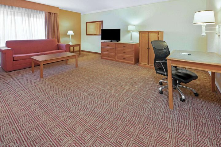 Room 19 of 28