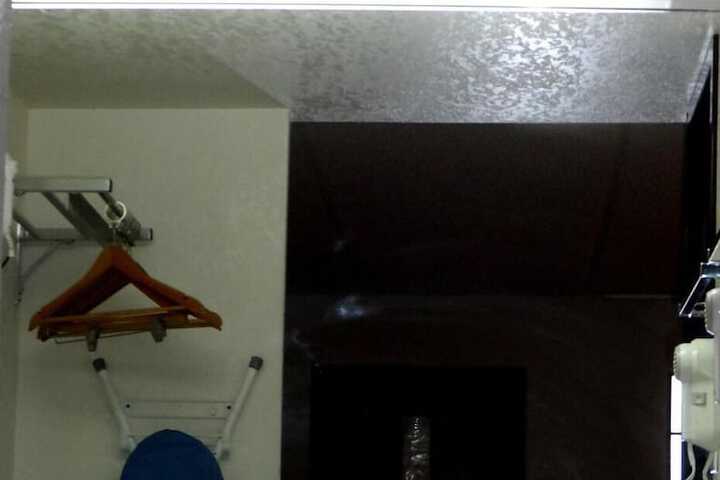 Room 10 of 27