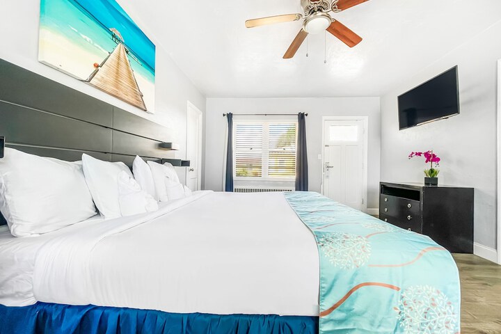 Room 9 of 24