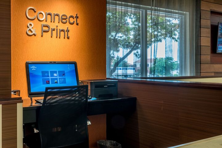 Business Center 32 of 32