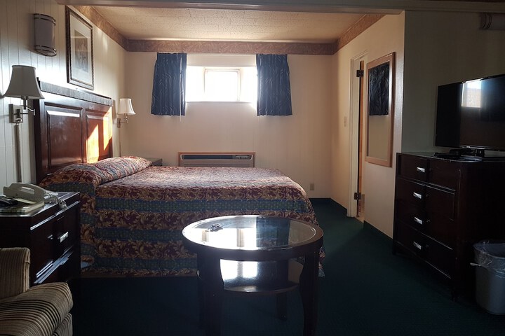 Town House Motel Inc