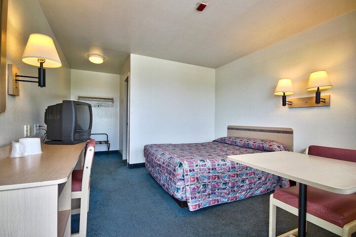 Room 16 of 29