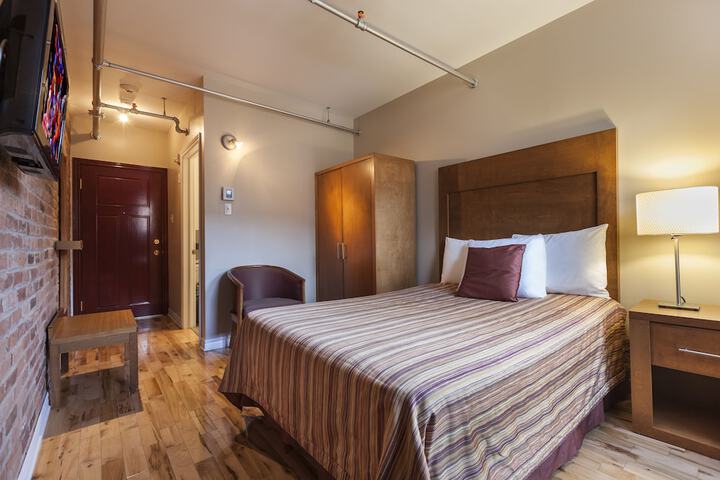 Room 21 of 62