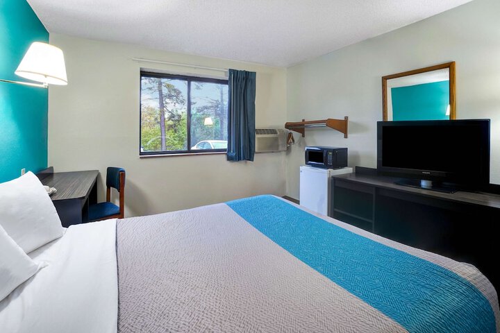 Room 10 of 25