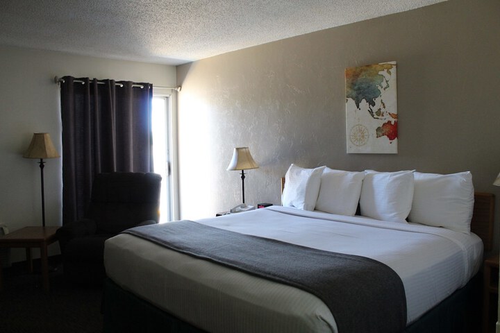 Room 11 of 36