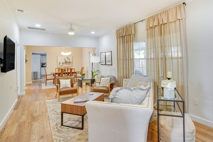 Lake Wales Vacation Rental w / Screened-in Porch!