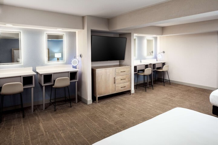 Room 34 of 91