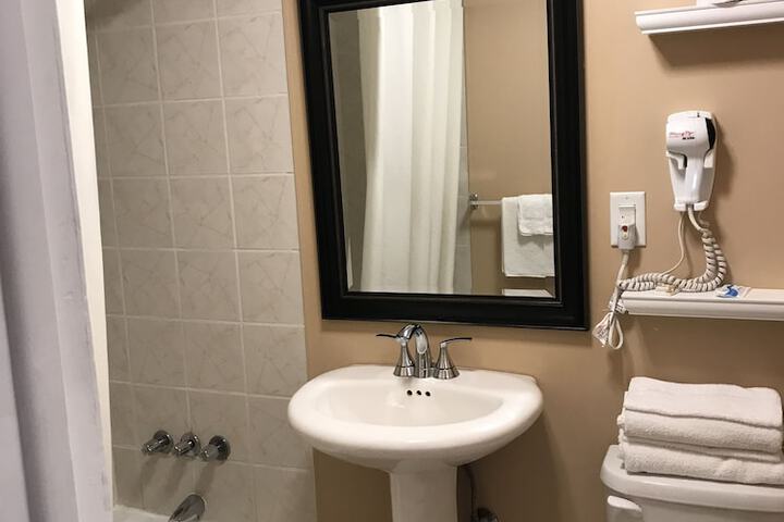 Room 26 of 32
