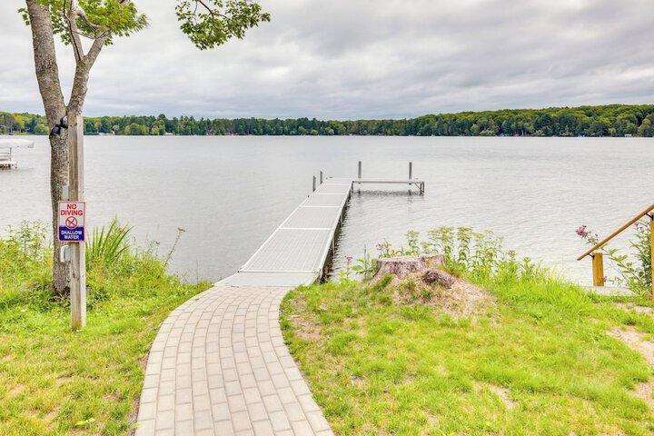 Lakefront Rhinelander Cottage w / Private Dock!