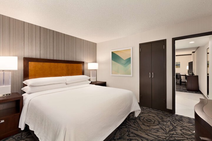 Room 28 of 103