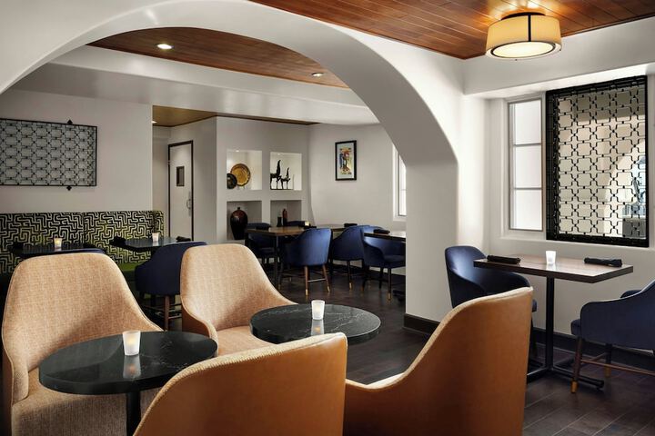 Lounge 62 of 69
