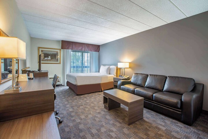 Room 12 of 48