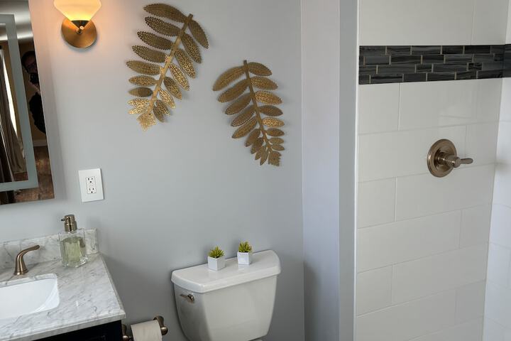 Hermann Crown Suites