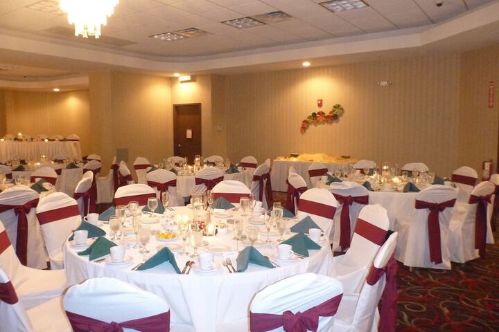 Ballroom/Hall 29 of 31