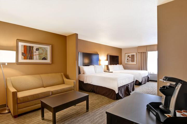 Room 33 of 65
