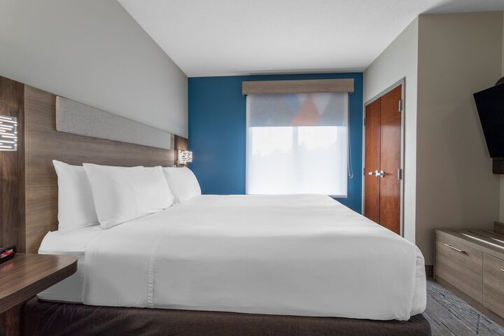 Room 19 of 38