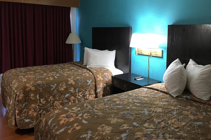 Days Inn by Wyndham Thomson