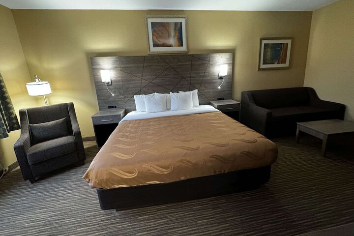 Room 17 of 44
