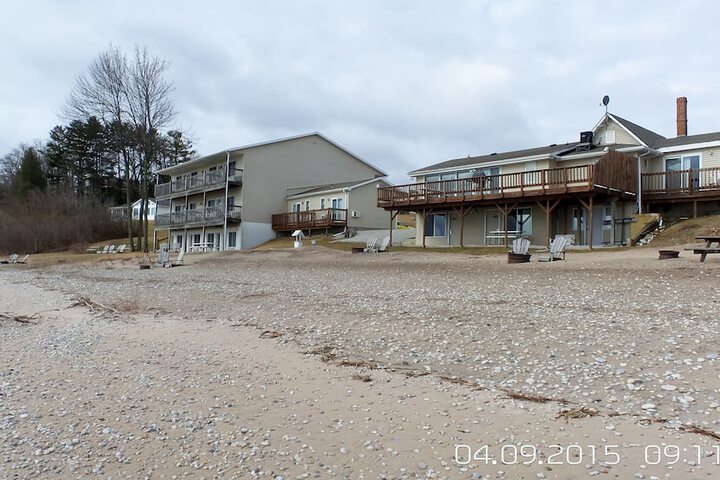 Algoma Beach Motel
