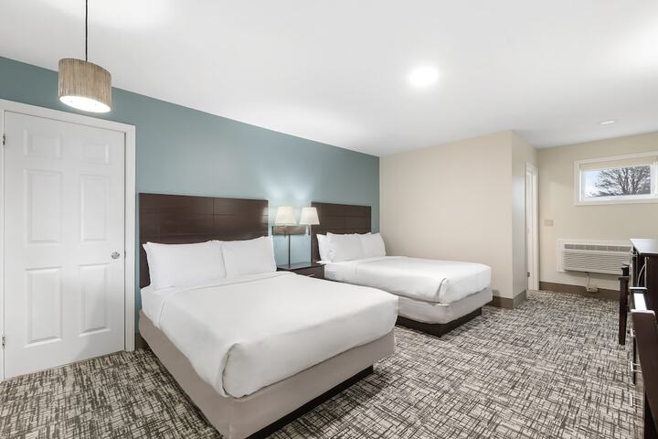 Room 43 of 68