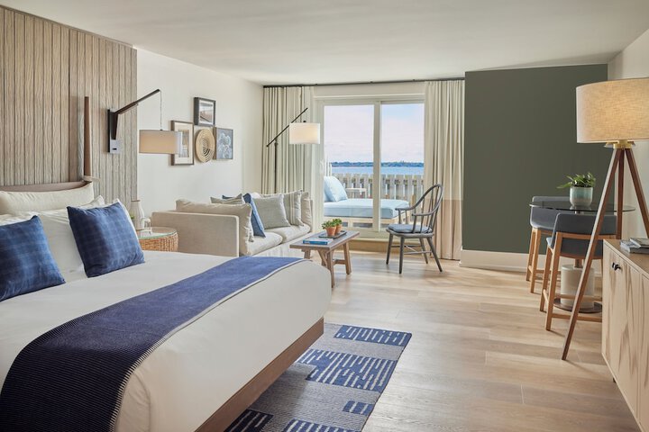 Newport Harbor Island Resort