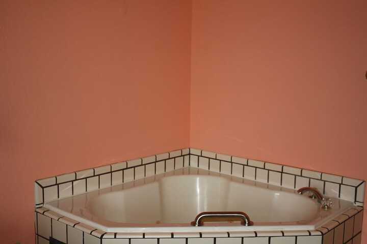 Room 48 of 62