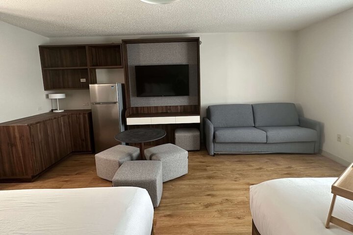 Room 61 of 83