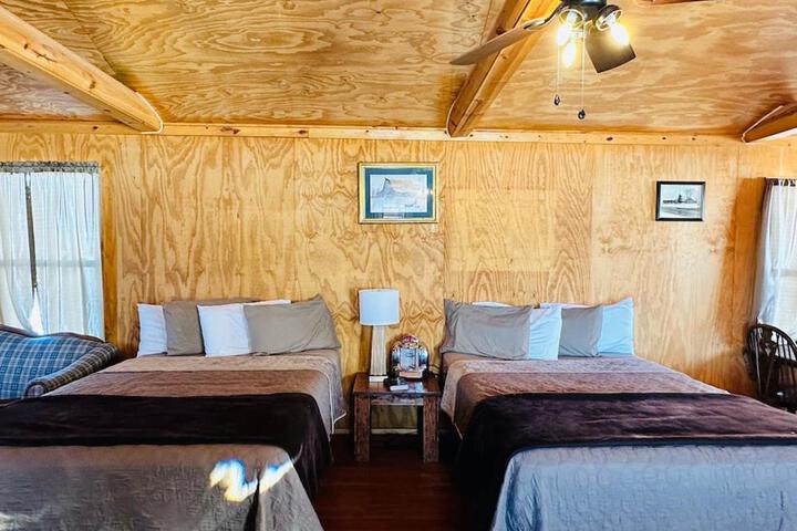 Country Cabins Hotel