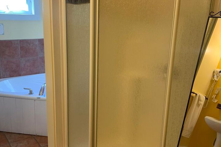Room 34 of 46