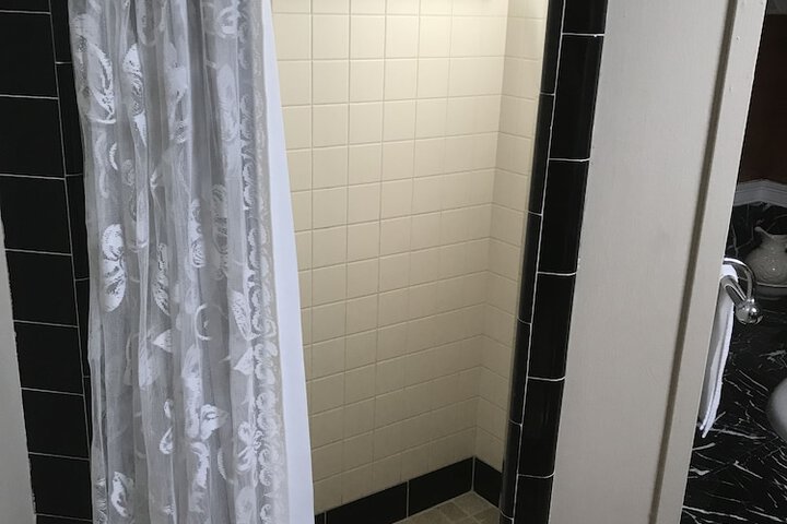 Room 12 of 24