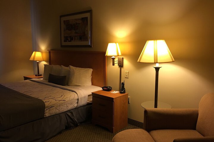 Room 38 of 83