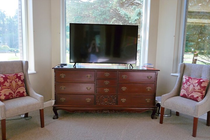 Room 11 of 18