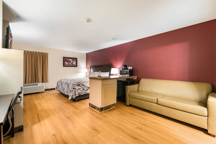 Room 27 of 46