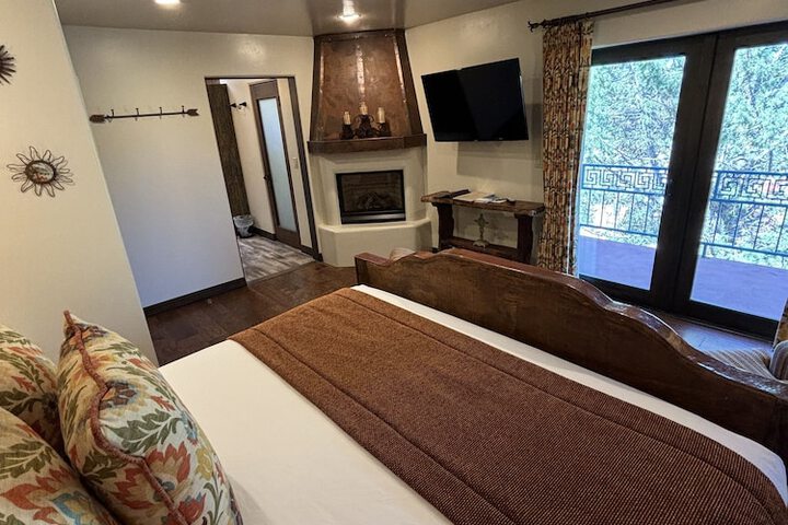 Room 151 of 285