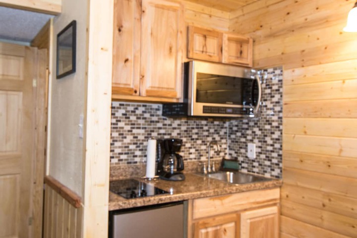 Upper Canyon Inn & Cabins