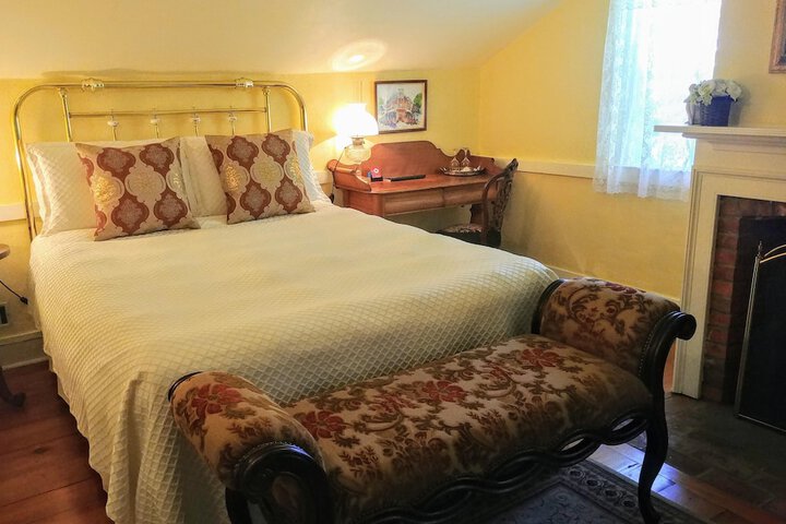 Room 16 of 35