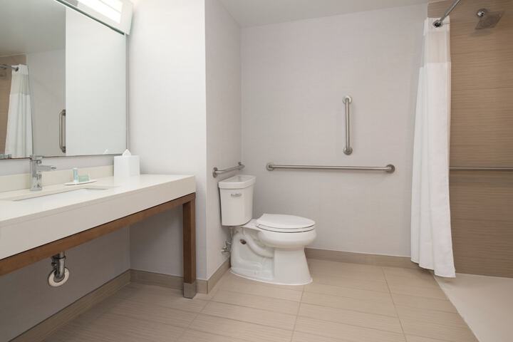 Courtyard by Marriott Houston City Place