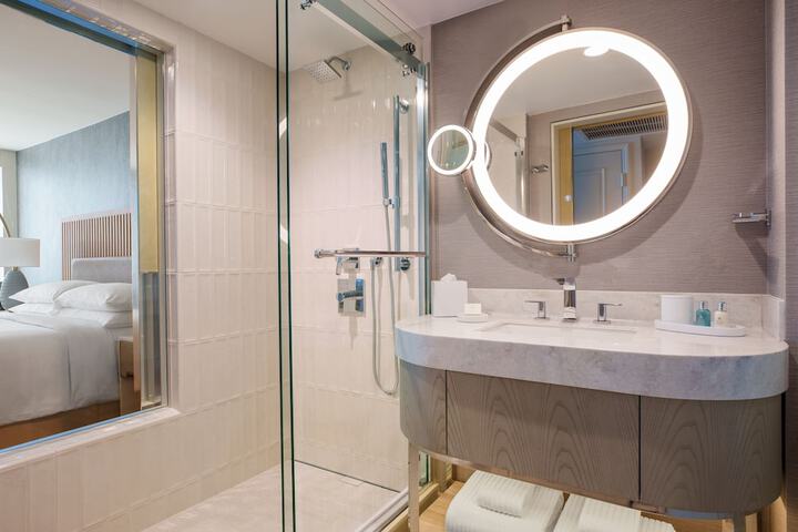 VEA Newport Beach a Marriott Resort & Spa