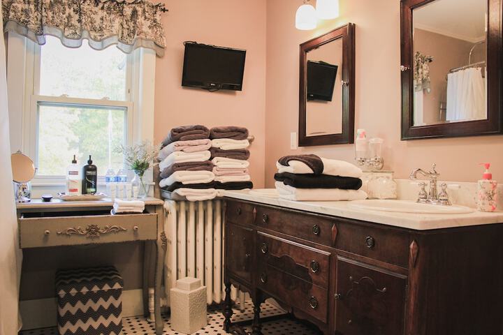 Room 8 of 22
