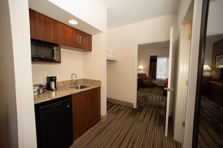 Northfield Inn Suites & Conference Center